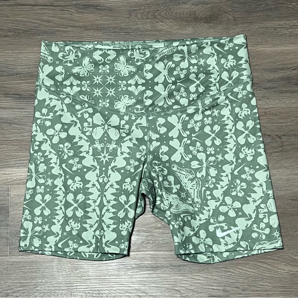Nike 1X Biker Shorts Green Womens Recreation Club One Tight Fit Floral Butterfly